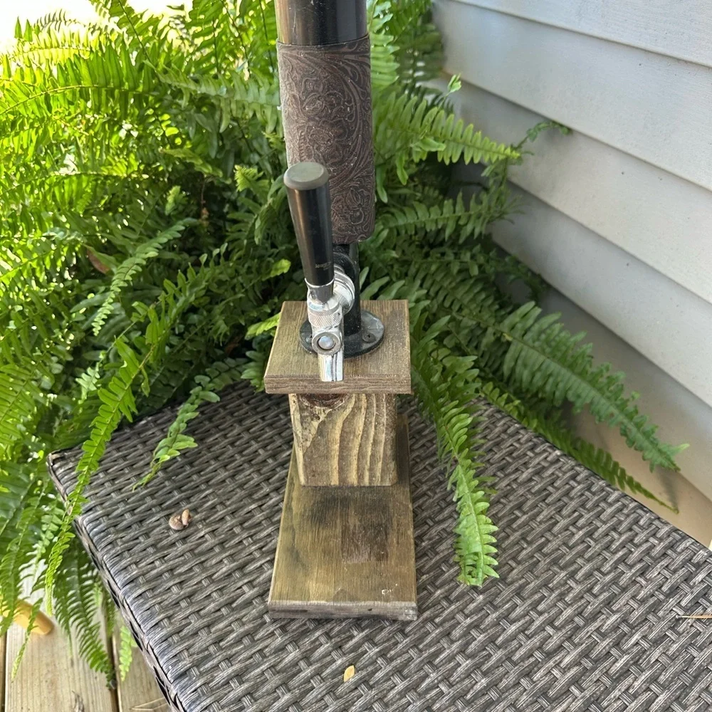Elegant Black and Brown Beer Dispenser
